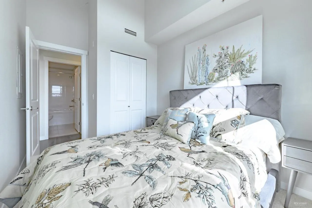Aries Palace, Luxury Residential Condo In City Of Richmond 0*,